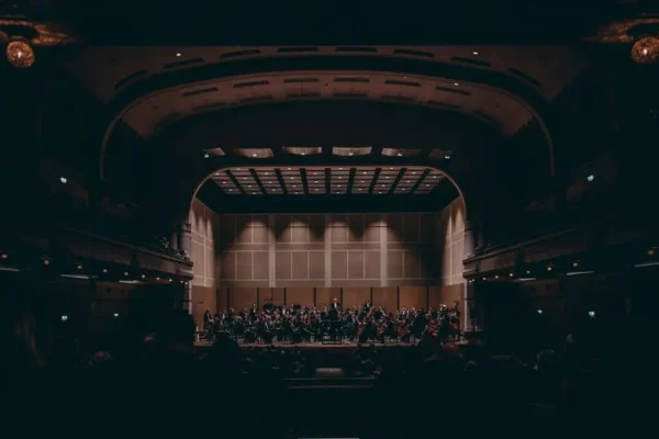 Wyjazd do Filharmonii Łódzkiej z Drużbic – koncert symfoniczny w październiku