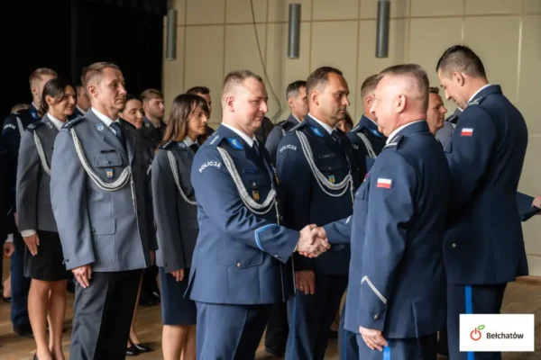 Święto Policji w Bełchatowie: awanse i odznaczenia dla funkcjonariuszy