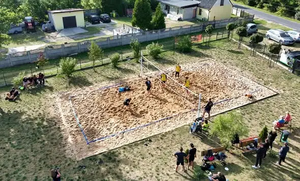 Turniej Siatkówki Plażowej w Podwodach Kolonii: sportowa rywalizacja i integracja