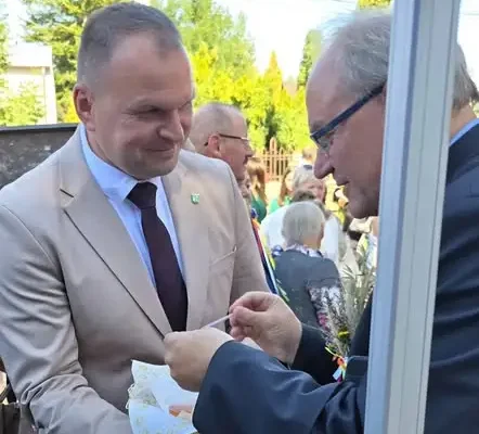 Dożynki w Drużbicach: wspólny chleb, miód i radosna biesiada