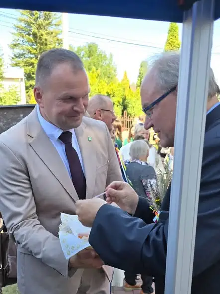 Dożynki w Drużbicach: wspólny chleb, miód i radosna biesiada