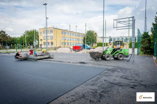 Sportowa metamorfoza przy SP 3. Prace idą pełną parą
