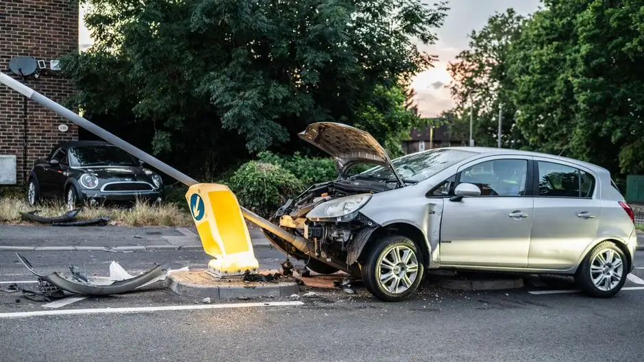 Kolizja na DK74 w Borowinach – interweniowały służby