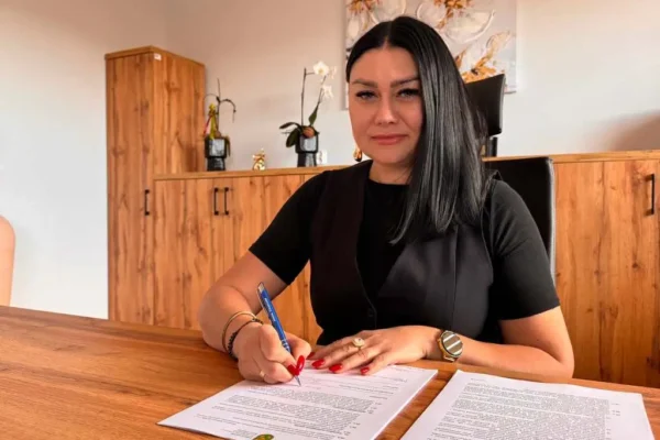 Gmina Kleszczów podpisała umowę na nową windę w urzędzie – inwestycja za ponad 230 tys. zł