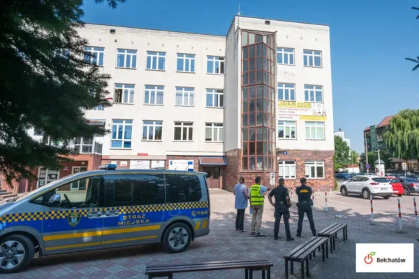 Bełchatów: Kontrole przed nowym rokiem szkolnym – bezpieczne otoczenie szkół i przedszkoli