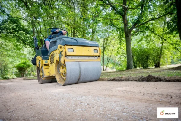 Park na Binkowie w Bełchatowie: trwa modernizacja, nowe alejki i altana już są