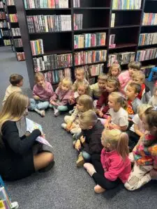 Ogólnopolski Dzień Głośnego Czytania w Łękińsku – przedszkolaki w bibliotece