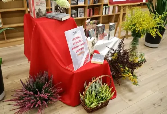 87. rocznica wybuchu II wojny światowej – biblioteka w Bełchatowie zaprasza na wystawę