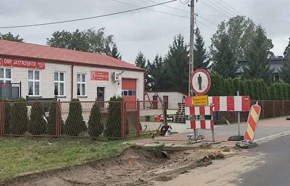 Ruszyła przebudowa drogi powiatowej w Jastrzębicach – gmina Rusiec dołożyła 265 tys. zł
