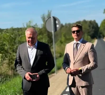 Trakt Napoleoński w Zelowie po remoncie. Nowy asfalt i pobocza za blisko 2,5 mln zł
