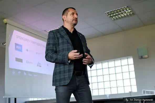 Prezes GKS Bełchatów spotkał się z kibicami. Otwarta dyskusja o przyszłości klubu