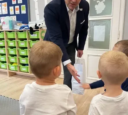 Wójt gminy Kluki odwiedził przedszkolaki z okazji ich święta
