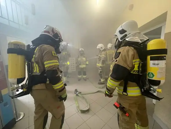 Ćwiczenia przeciwpożarowe w szkołach w Parznie i Kaszewicach