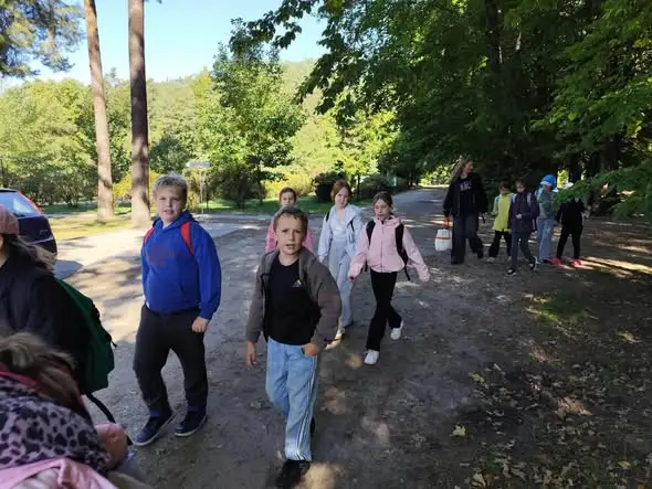 Dzień Chłopaka w lesie – klasy 3B i 3C z wizytą w Nadleśnictwie Borowiny