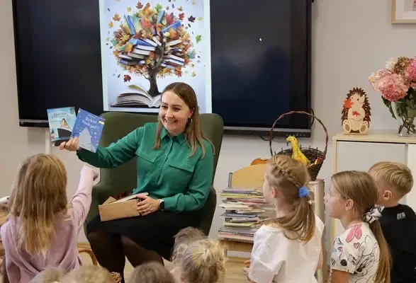 Bełchatów: Dzień Głośnego Czytania w bibliotece i szkole nr 13