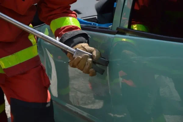 Kolizja w Strzyżewicach – OSP Kluki pomagało policji w usuwaniu płynów