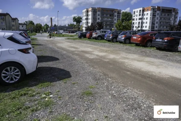 Bełchatów buduje ul. Skorupki. Nowa droga, chodnik i 71 miejsc parkingowych
